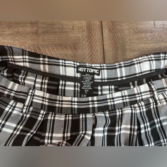 Hot Topic Black/White Plaid Schoolgirl Skirt size XL - Picture 7 of 15